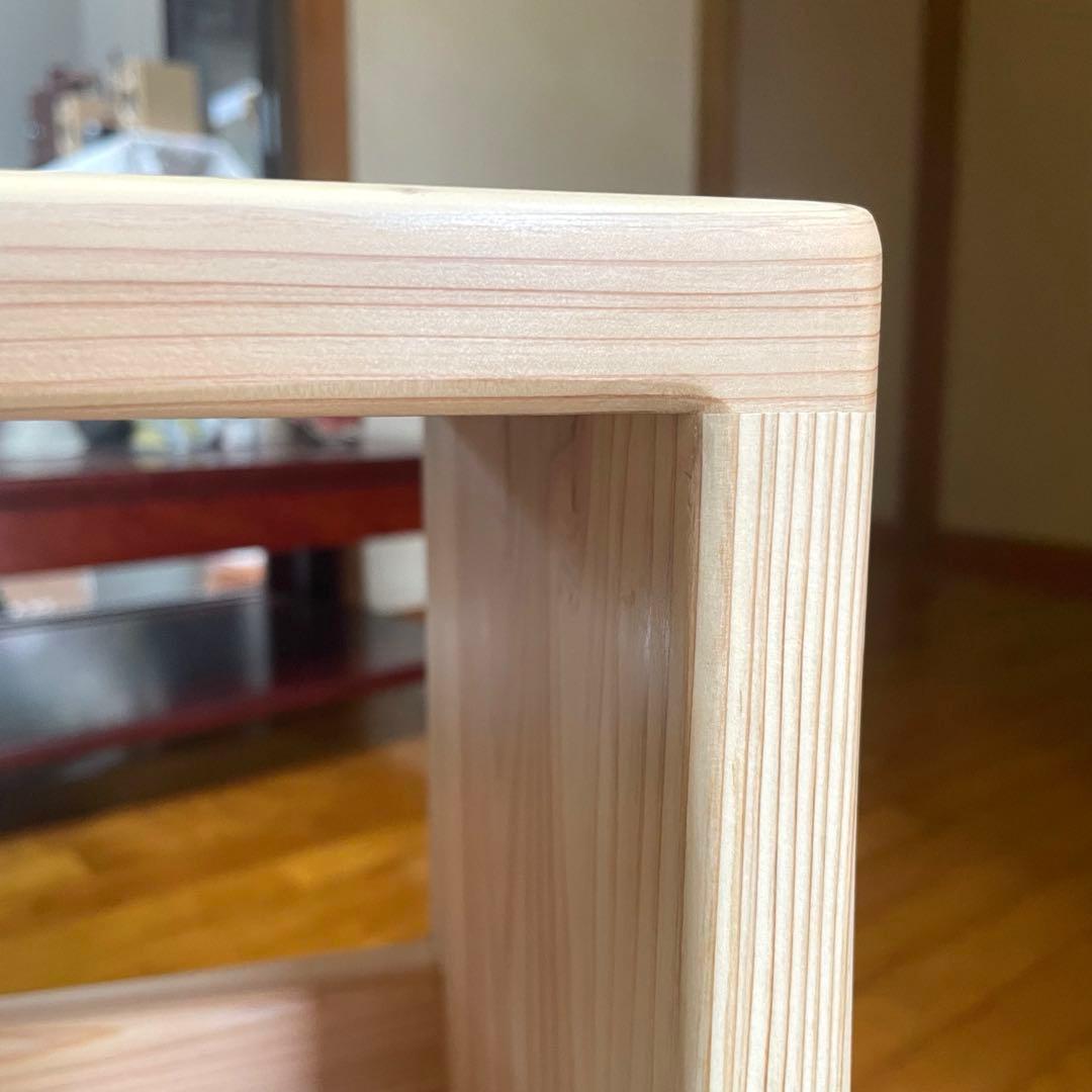 杉のハンドメイド 新作「角のない優しいシェルフ」無垢 収納 本棚 ラック