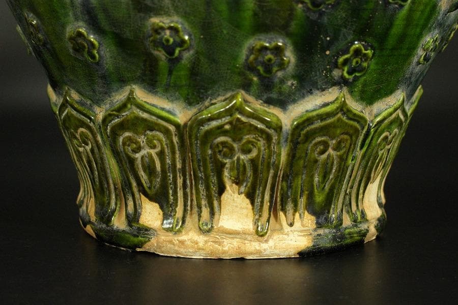 中国美術 緑釉 貼蓮花魚紋 装飾壷 高27.5cm(LC150)