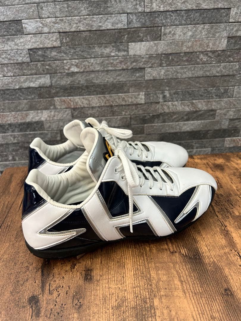 ハタケヤマ　野球スパイク 26 センチ