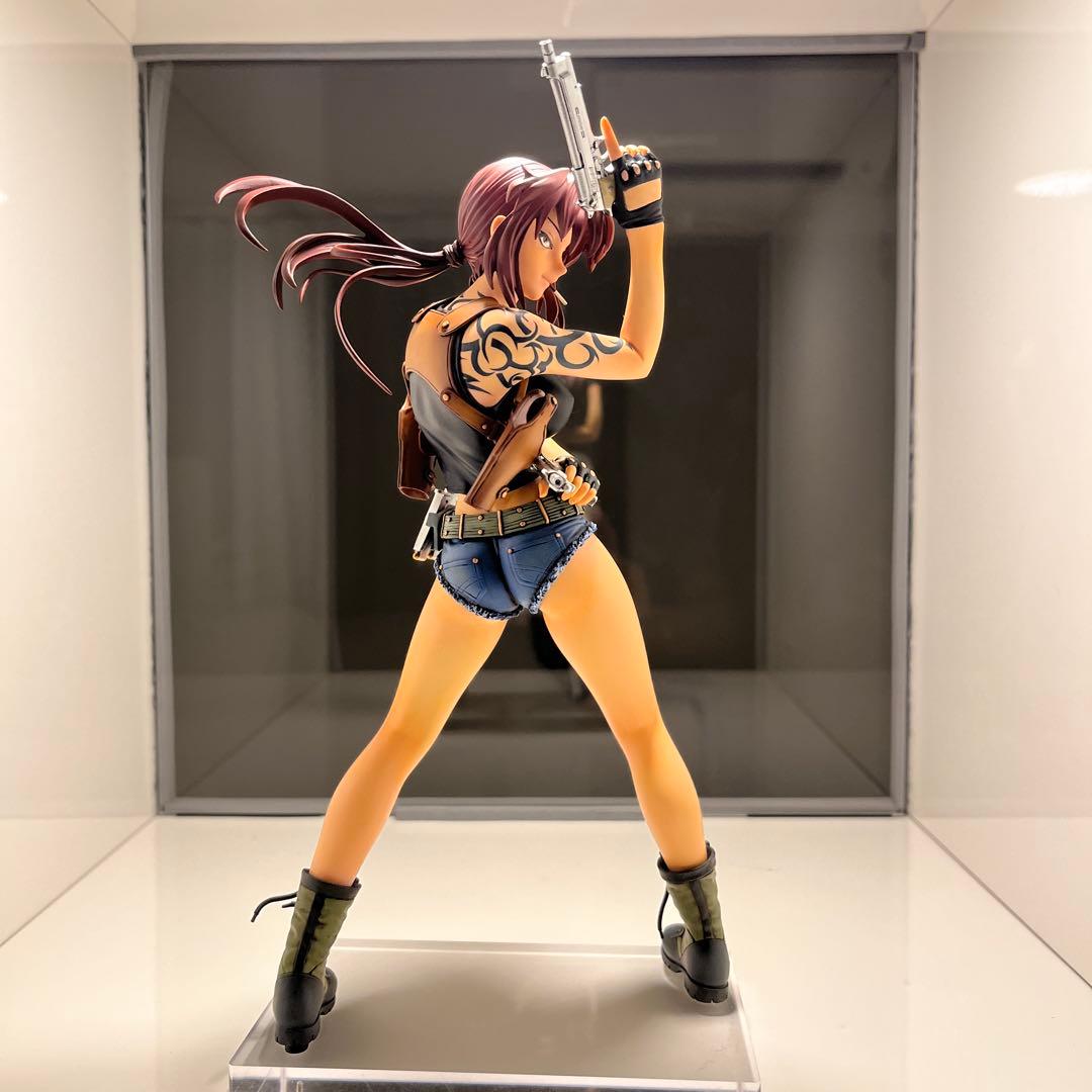 キャラグミン レヴィ ブラックラグーン 塗装完成品 アクリルケース付き