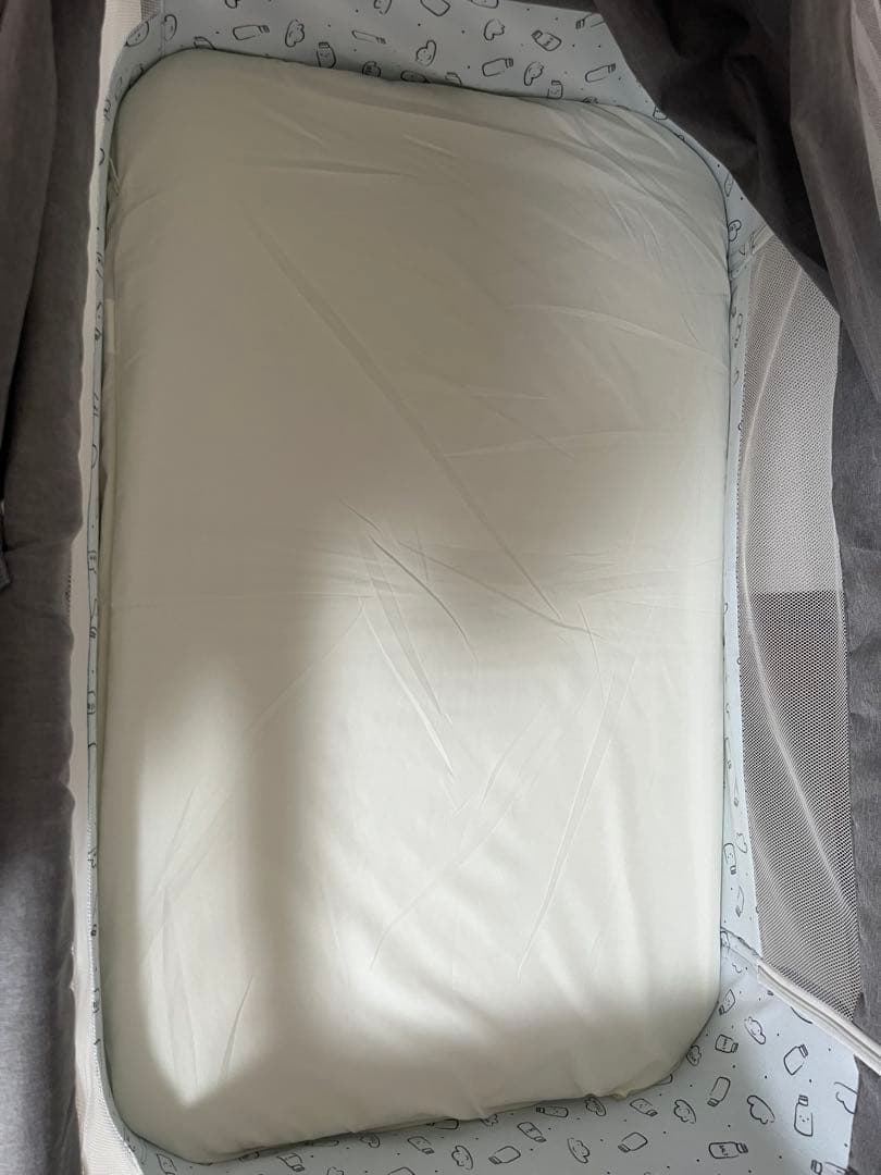 ZOOBLY ベビーベッド 蚊帳・ベッドサイド収納付き