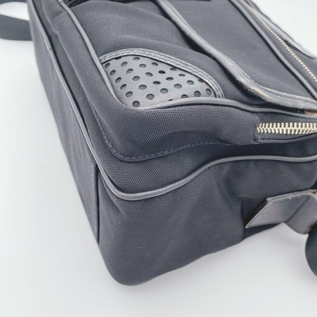 希少 バーバリーロンドン ショルダーバッグ ロゴ刻印 ノバチェック 黒 男女兼用