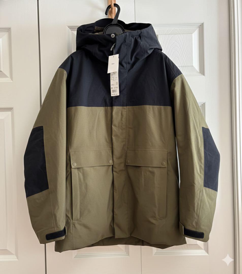 新品未使用　ユニクロ　ハイブリッドダウンスノーボードパーカ　オリーブ　Mサイズ