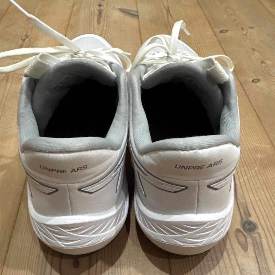 ASICS UNPRE ARS バスケットボールシューズ ホワイト