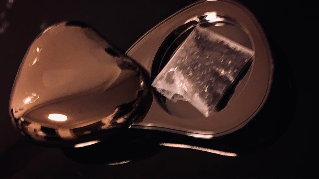 最高級な宇宙の隕石の粉ケース付き ⚜️✨　宇宙の流れ星の粉 ✨✨✨