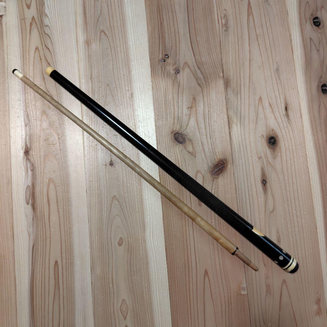 アンティークなビリヤードキュー