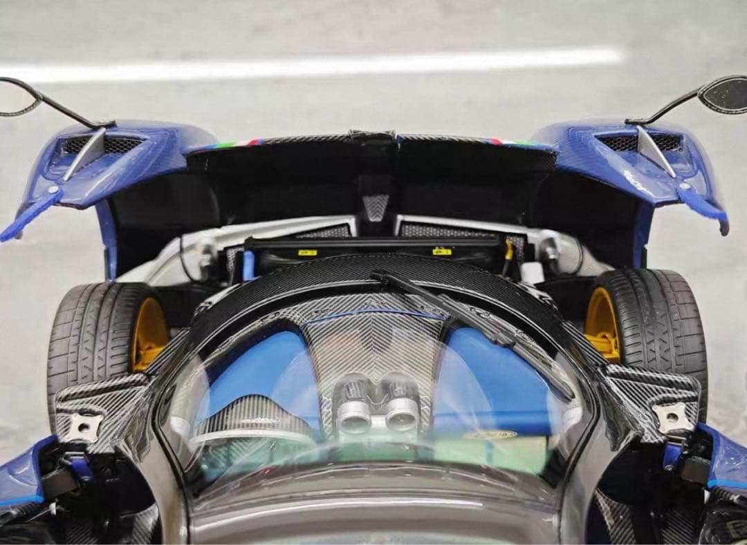 新発売 全開閉 Almost Real 1/18 パガーニ ゾンダ ミニカー