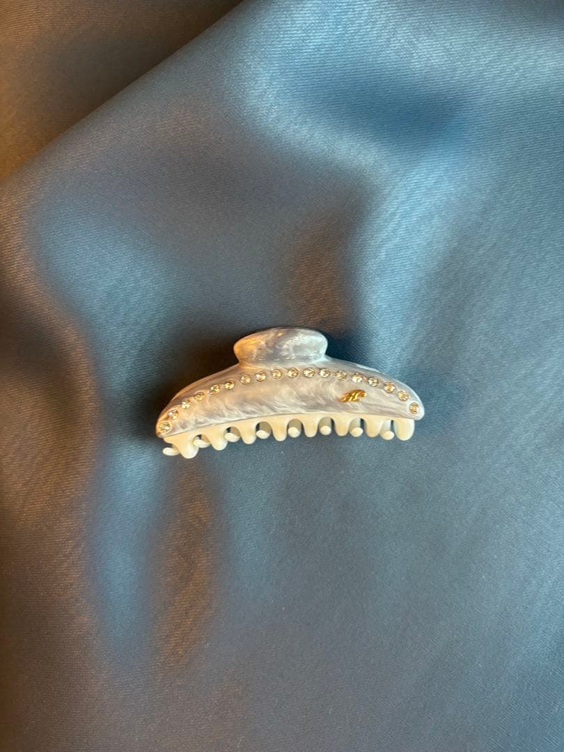 acca ヘアクリップ　M 製品証明書　未使用品