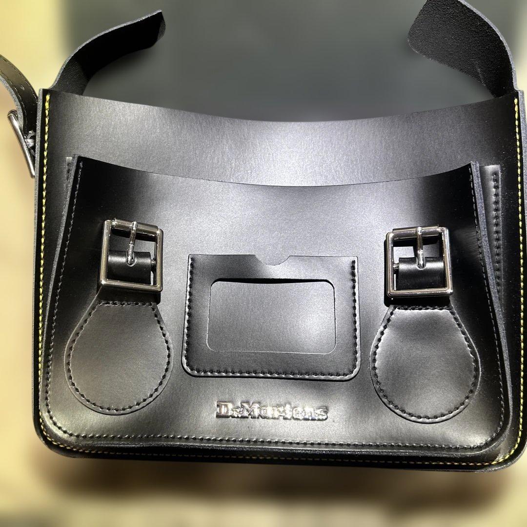 DR.MARTENS ドクターマーチン 11インチ サッチェルバッグ