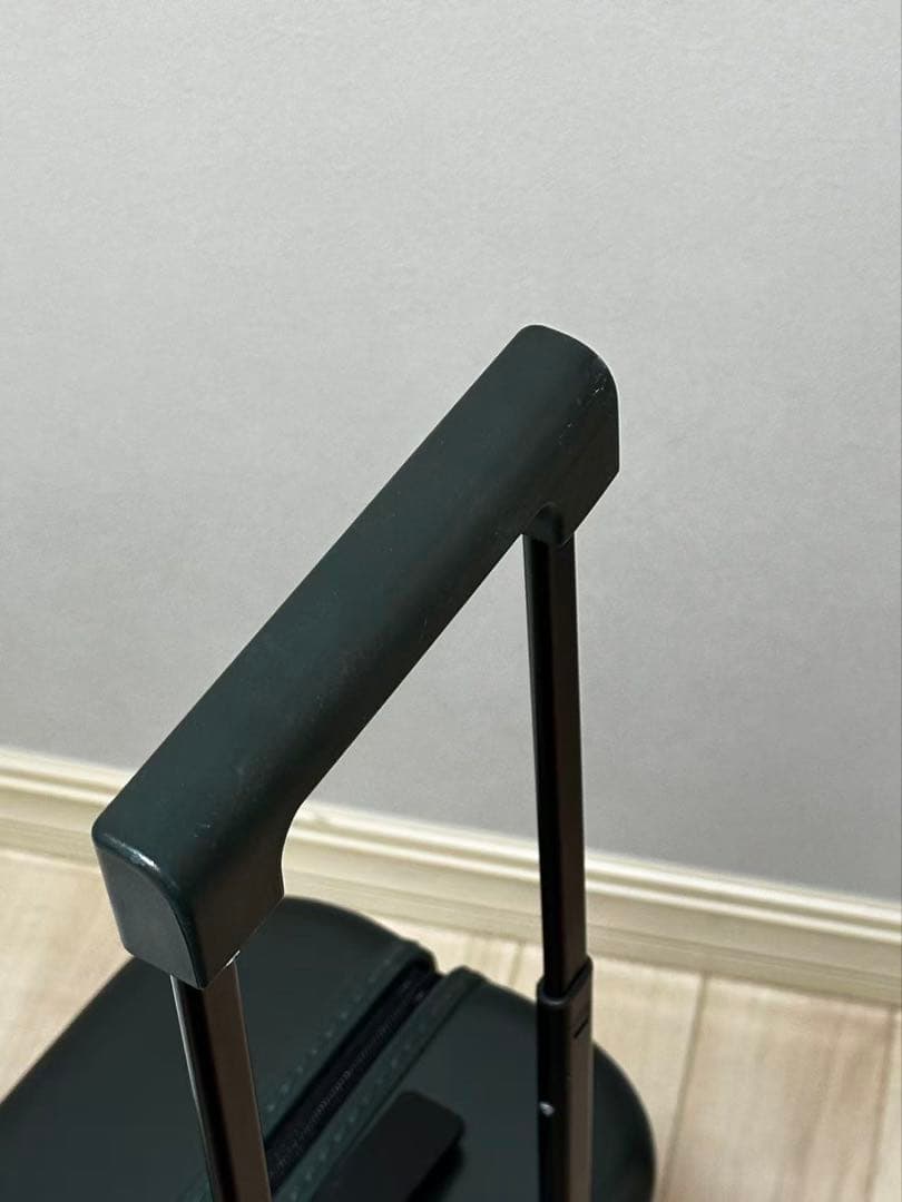 ITOスーツケース小型　サイズ: 45x30x24CM 機内持ち込み可