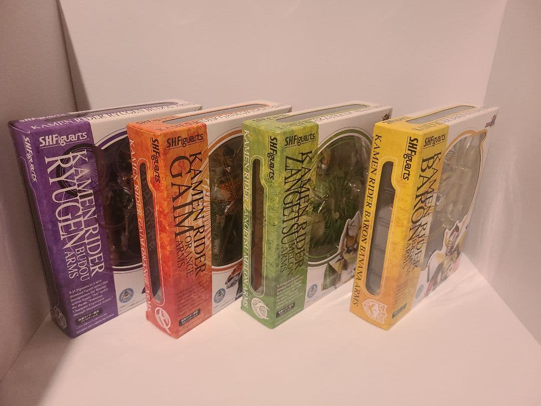 (未開封)　フィギュアーツ　仮面ライダー鎧武　セット