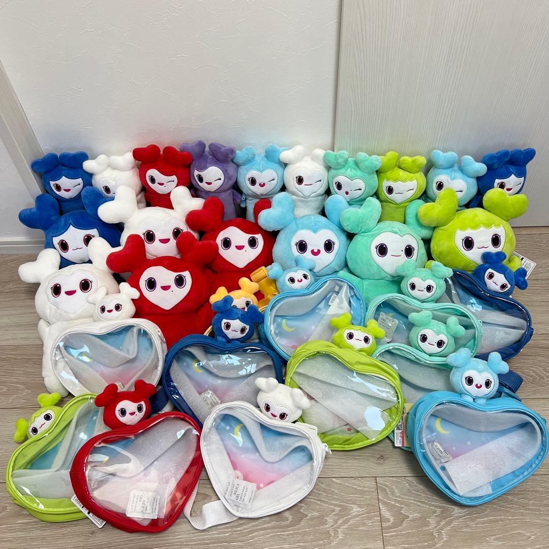 TWICELOVELYSぴょこきゅんバッグ ・のびふにゃポーチ他30点GIGO