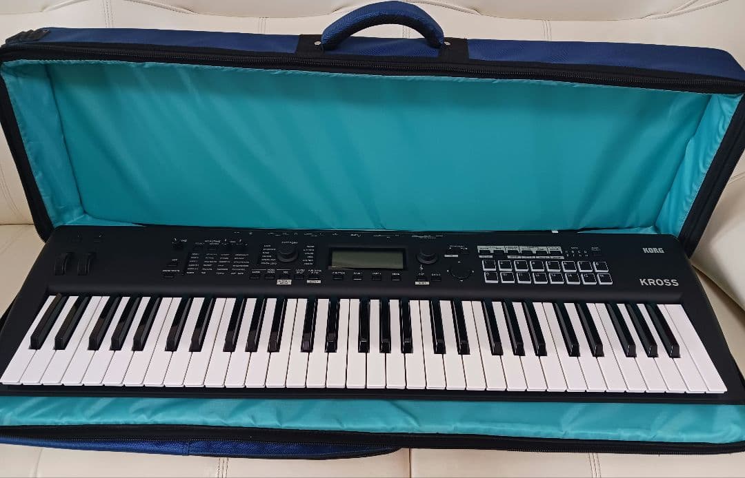 美品★KORG KROSS2★61鍵シンセサイザー★純正ケース&ダンパーペダル付