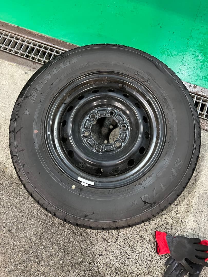 ハイエース純正ホイールタイヤセット