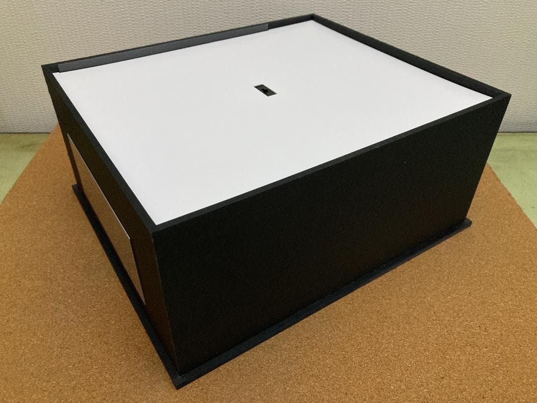 ミニカー用ジオラマ：1/18 ショールームタイプガレージ／車＆バイク展示！