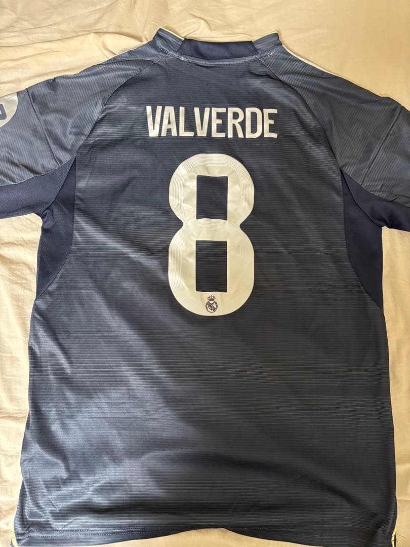レアル・マドリード アウェイユニフォーム　#8バルベルデ
