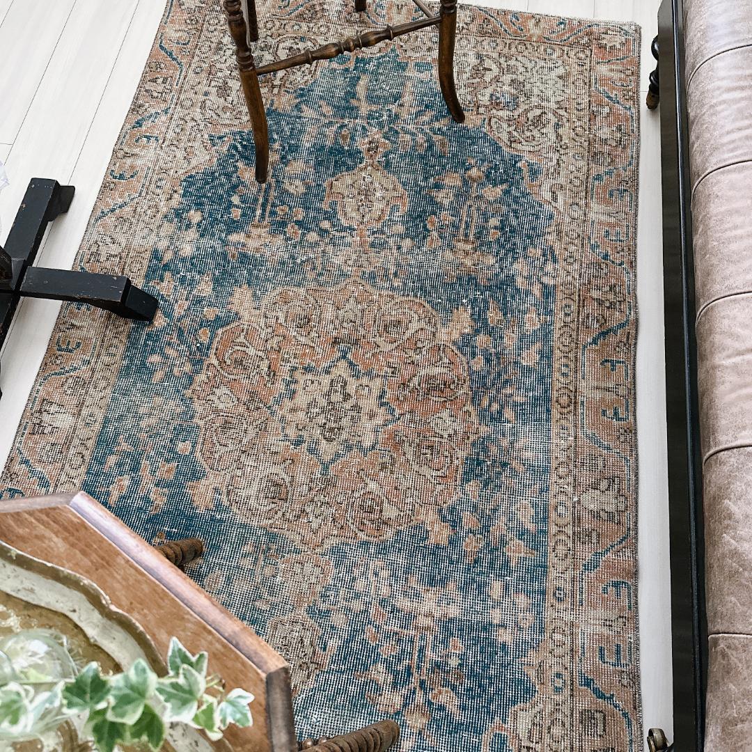 トルコ ヴィンテージラグ A119 レア ネイビー アプリコット ベージュ