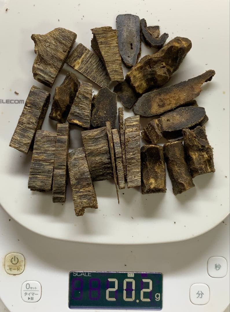 極上伽羅 沈香 香木 重さ:20.2g A-8