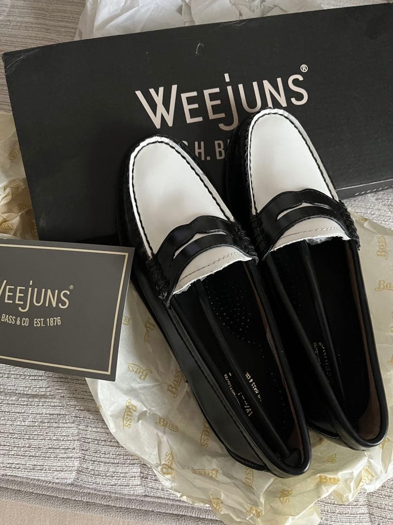 【未使用箱付き】23cm WEEJUNS白黒レザー ローファー G.H.BASS