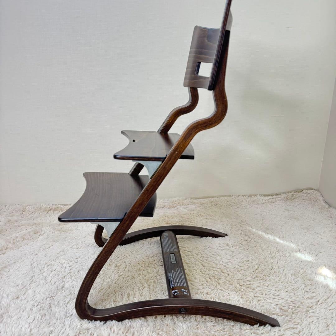 Leander リエンダー ハイチェア 北欧 ウォールナット 木製 ベビーチェア