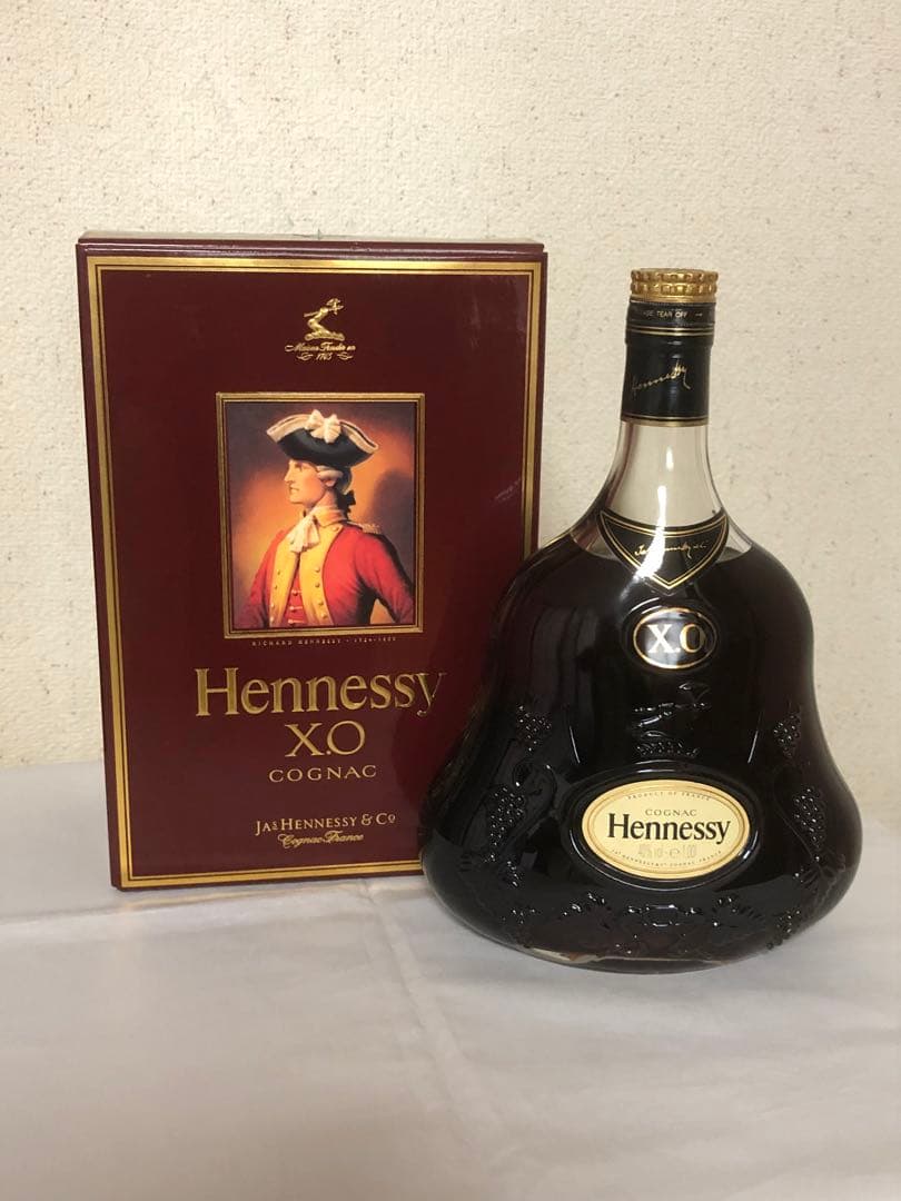 希少品　ヘネシーＸＯ　1000m l 金キャップ箱付　未開封保管品