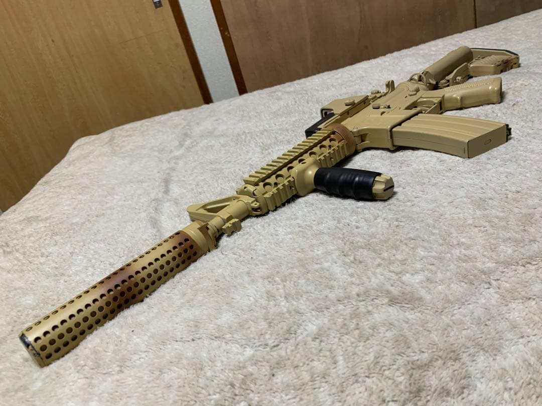 東京マルイ 次世代電動ガン M4A1 CQB-R カスタム付 属品多数