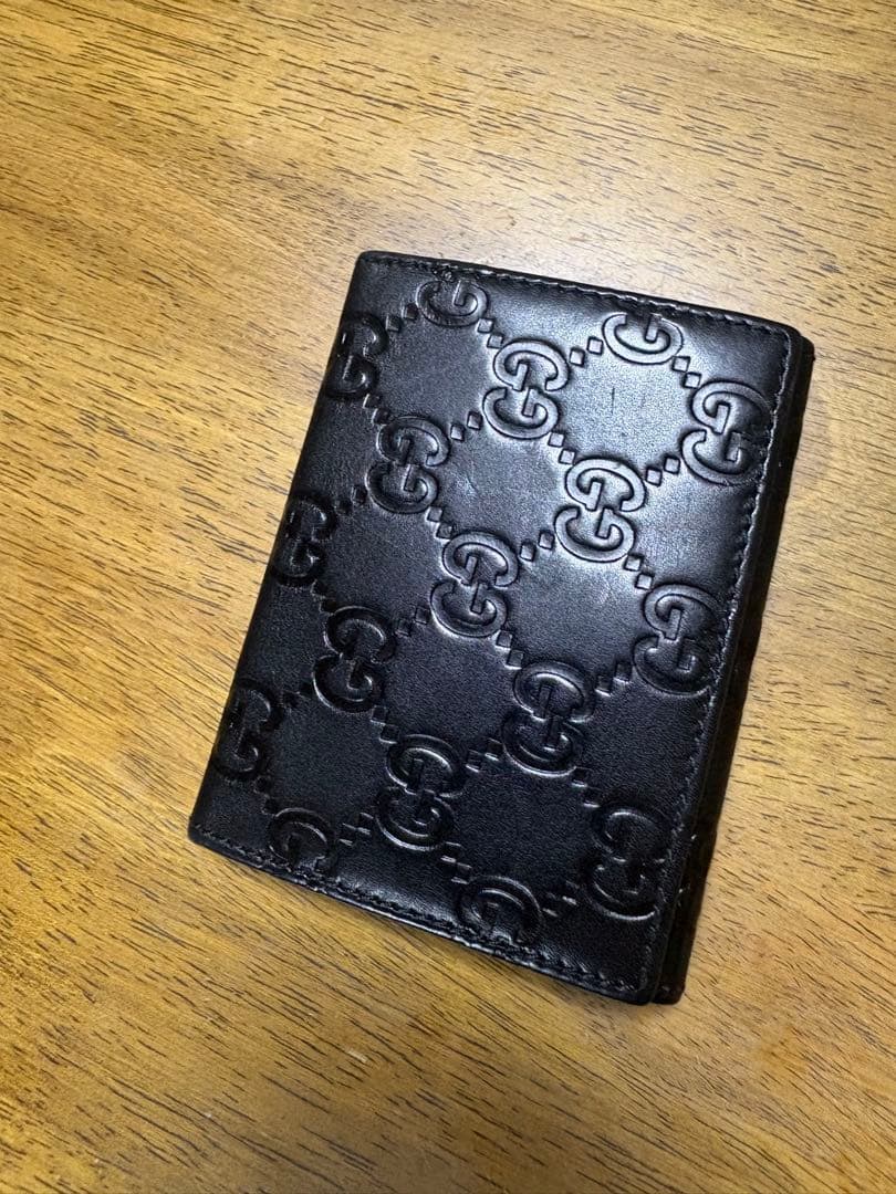 し*ん様 Gucci シマ　ブラックレザー 名刺入れ GGパターン