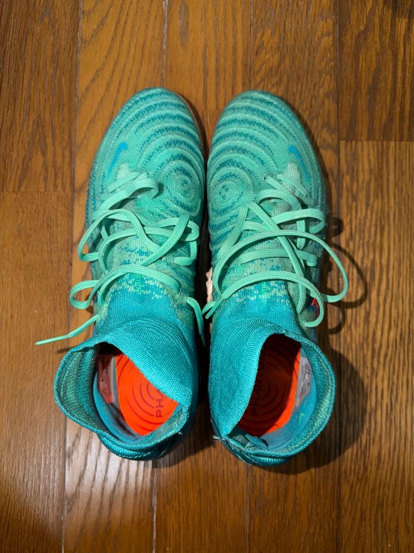 Nike ファントムLUNA 2 エリート　FG