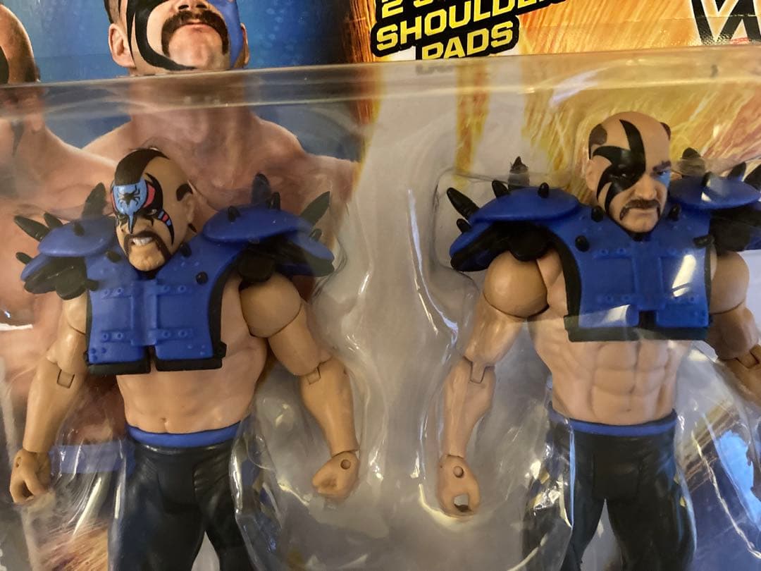 プロレス　ロードウオリアーズ　アニマル　ホーク　フィギュア