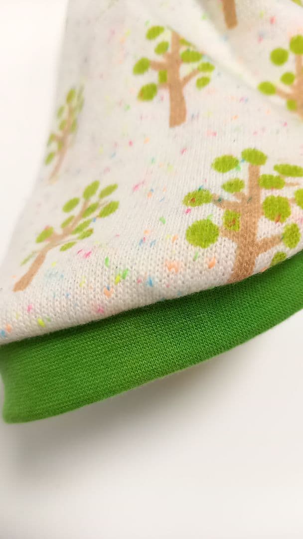 カラフルネップ入りの服