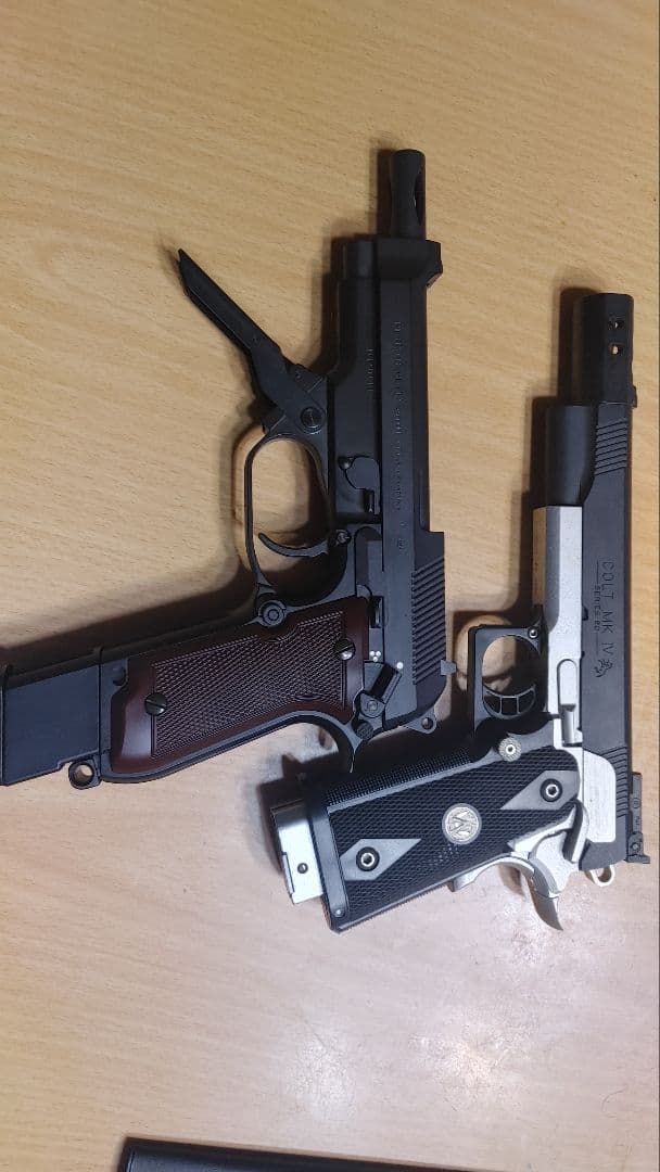 BERTTA M93R& COLT MK IV エアガン　ジャンク品扱い