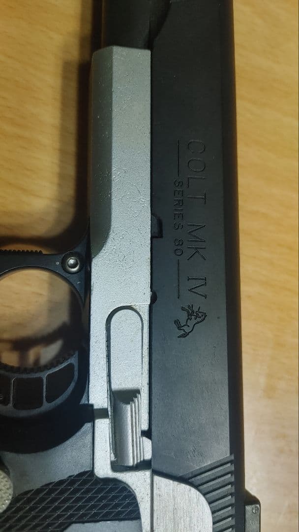 BERTTA M93R& COLT MK IV エアガン　ジャンク品扱い