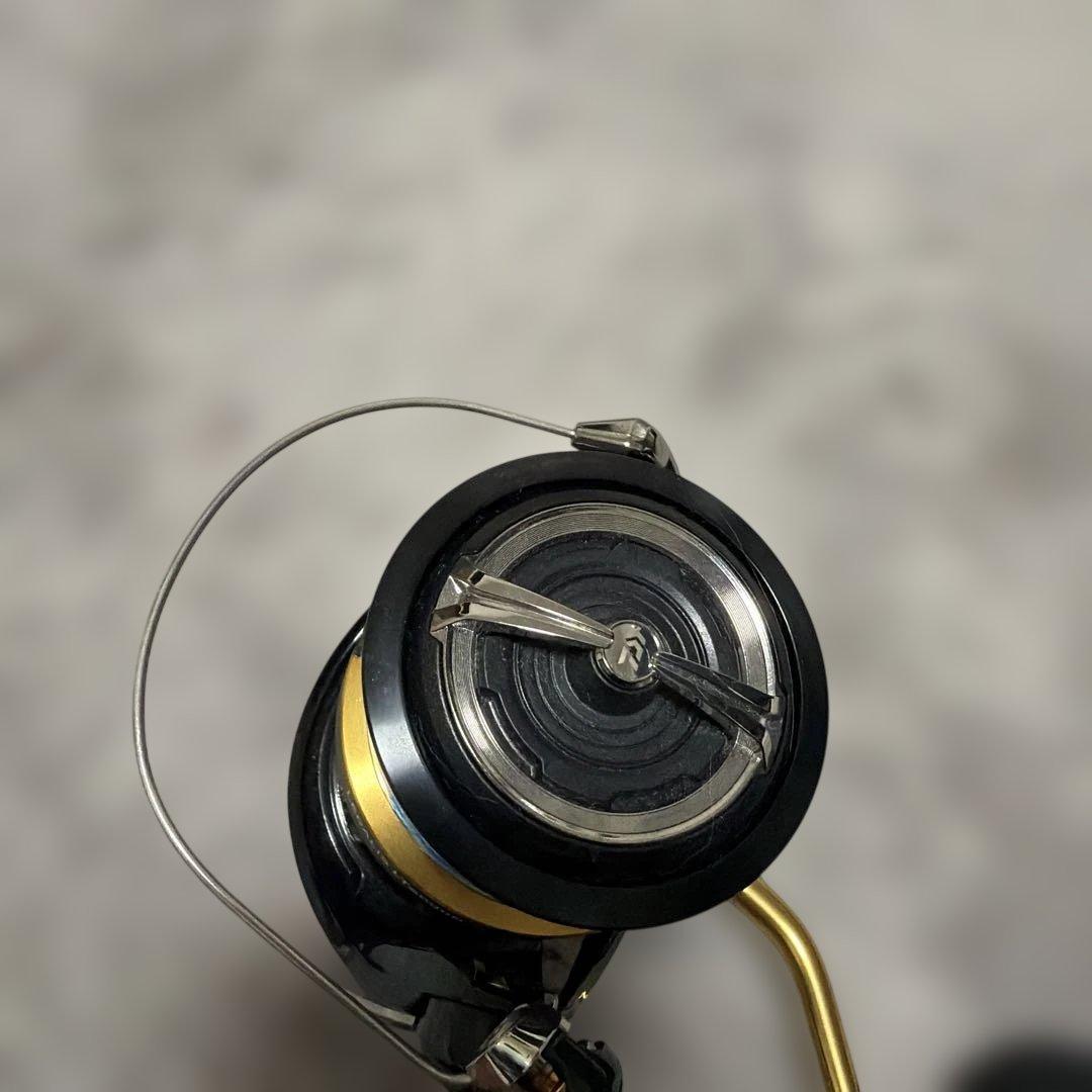 DAIWA LEGALIS LT 6000D-H スピニングリール 黒/金