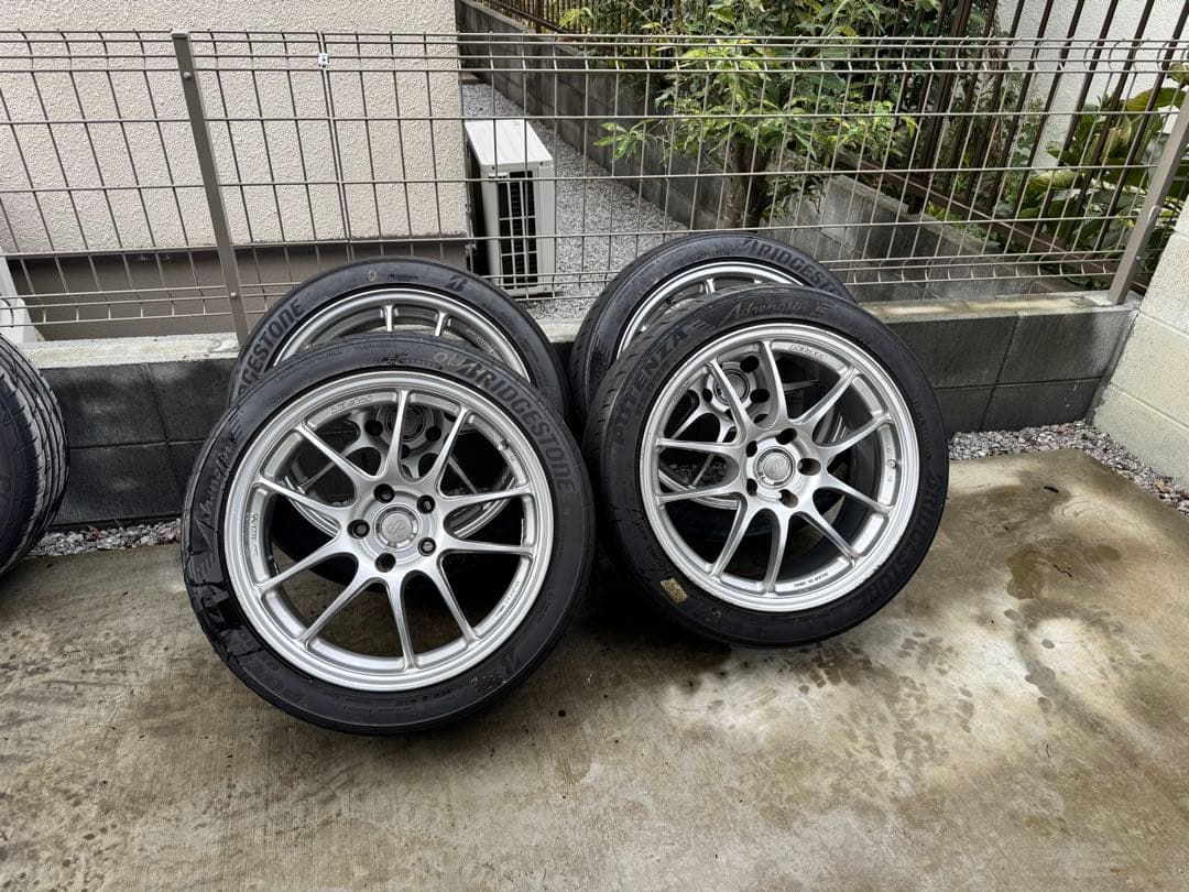 送料込エンケイPF01 PCD114.3 18インチアルミ&タイヤ 4本セット