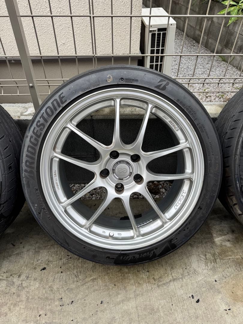 送料込エンケイPF01 PCD114.3 18インチアルミ&タイヤ 4本セット