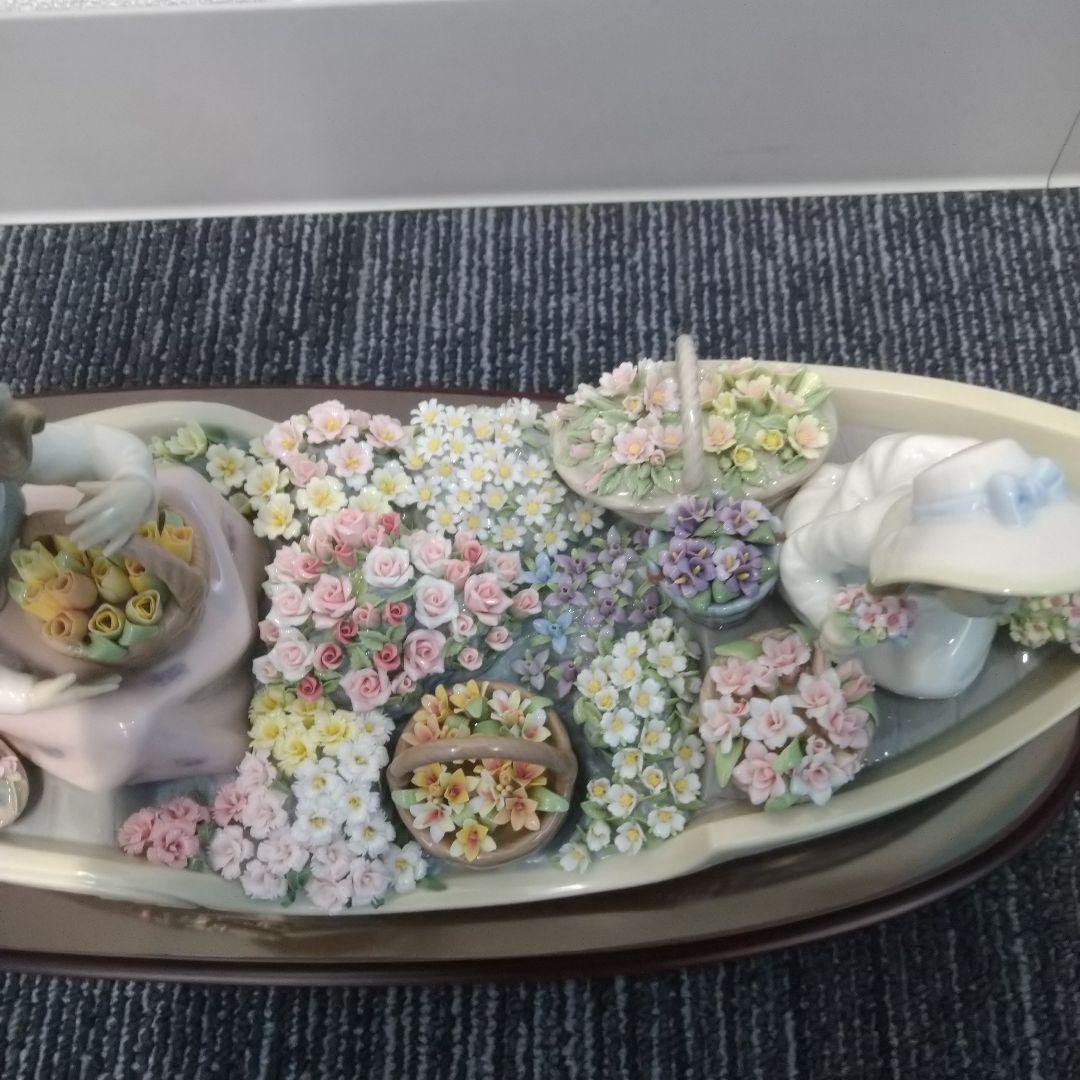 ＊Jasmine＊リヤドロの代表作＊「バルコ・デ・フローレス」専用台座付き