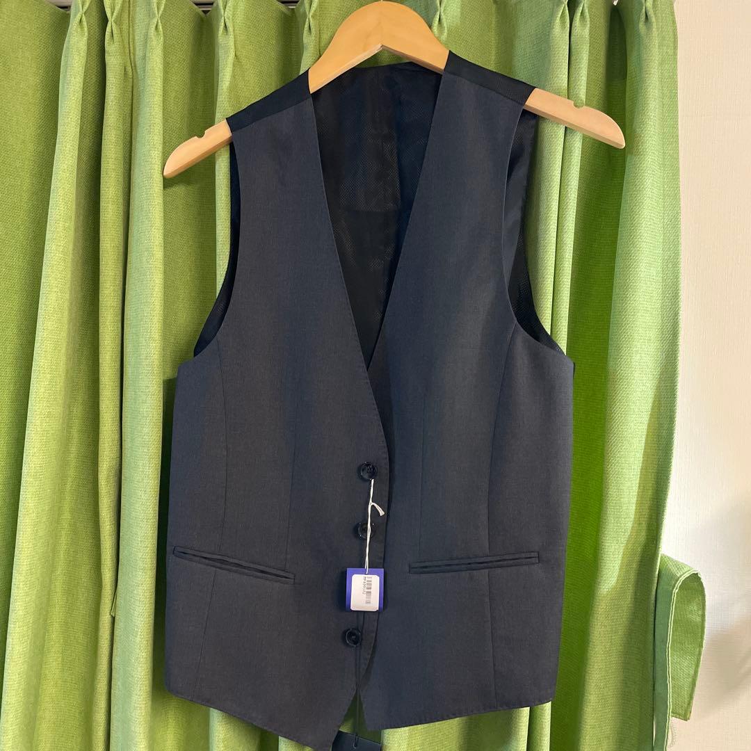 BOSS ダークグレー ノースリーブベスト