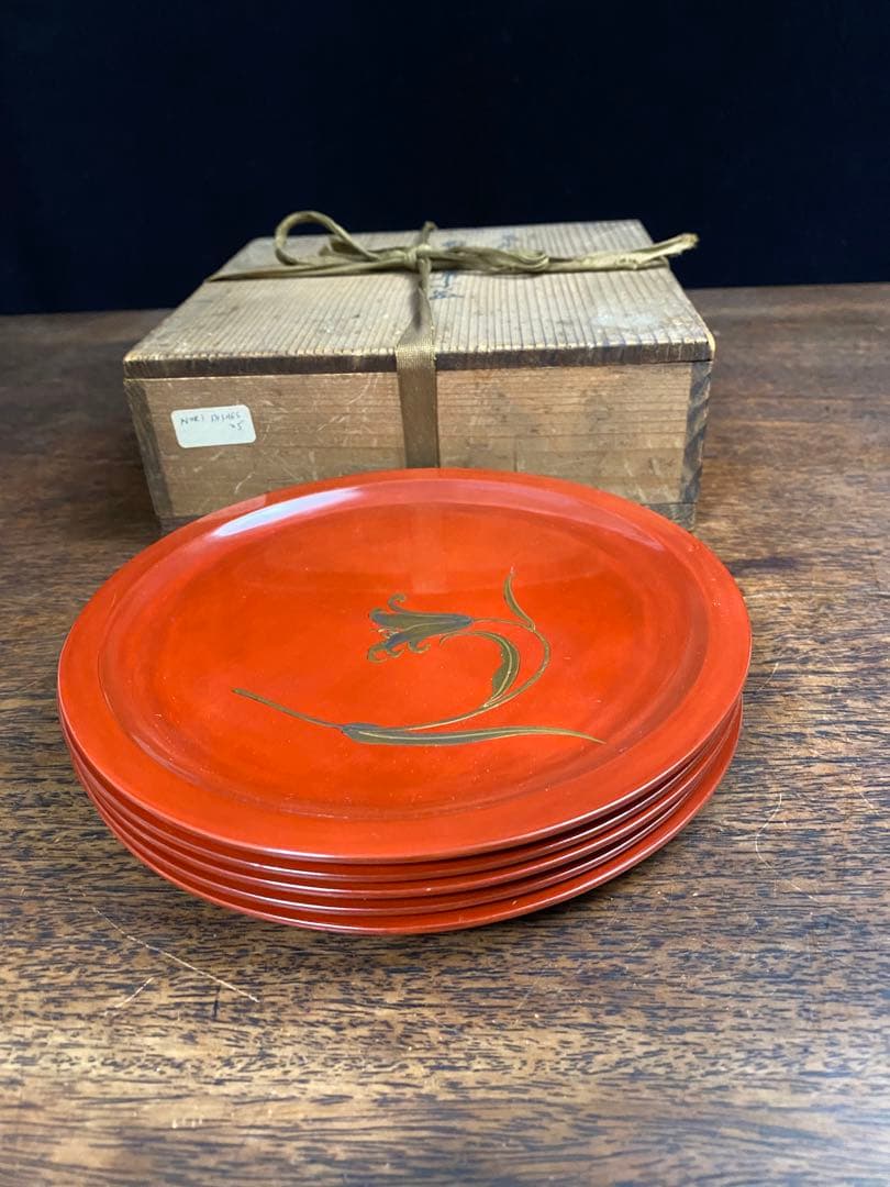 赤い漆器 菓子器5枚セット 木箱付き　美術品　骨董品　工芸品　菓子器