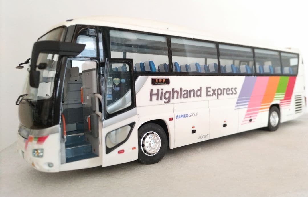 1/32 アルピコハイランド高速バス(いすゞガーラSHD)素人組立品