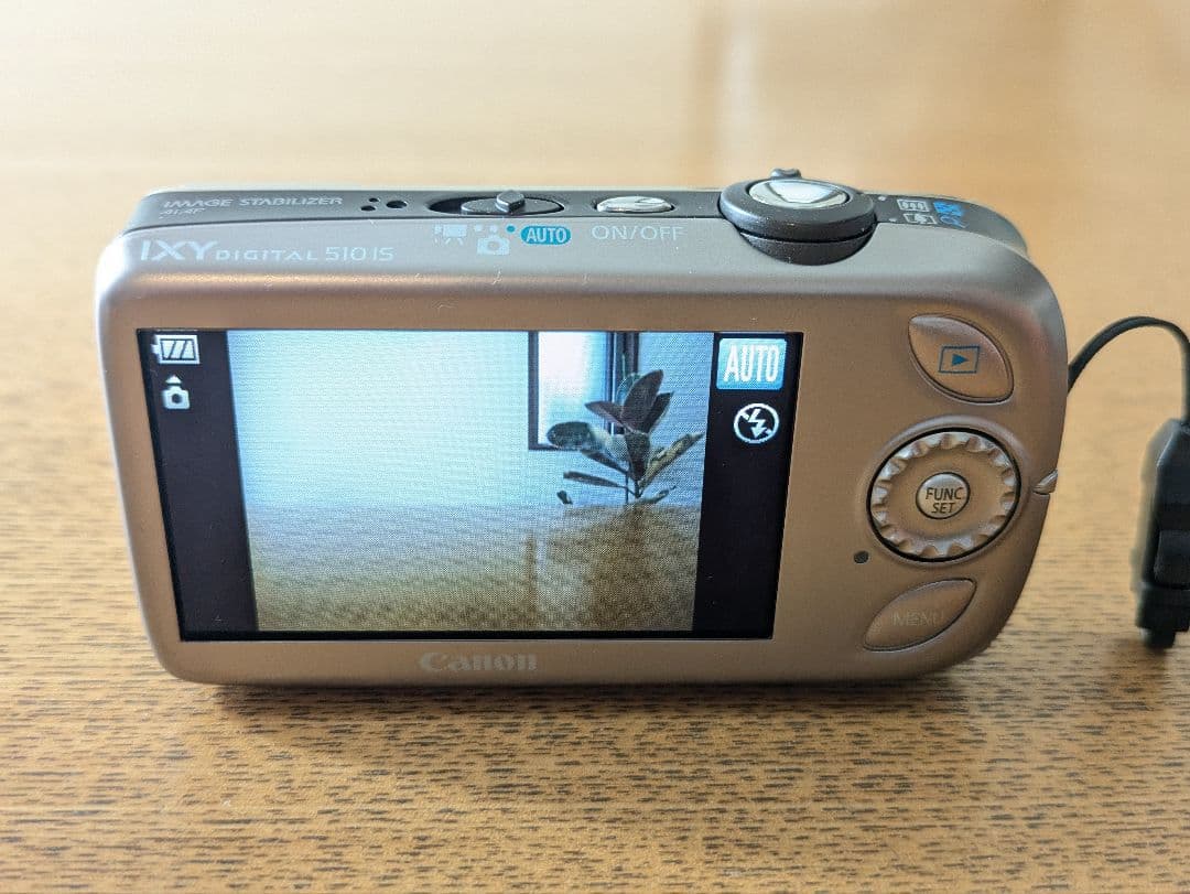 美品 Canon IXY 510 IS デジタルカメラ ゴールド 送料無料
