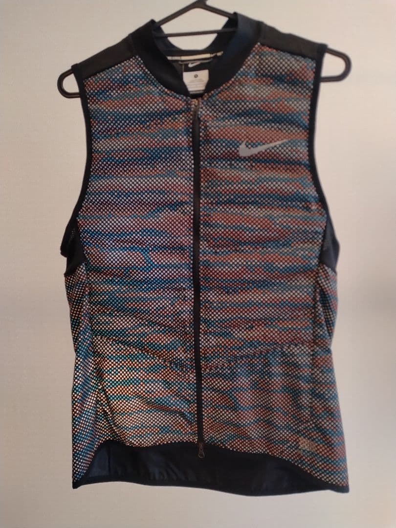NIKEナイキ ランニング エアロロフト800 フラッシュベスト