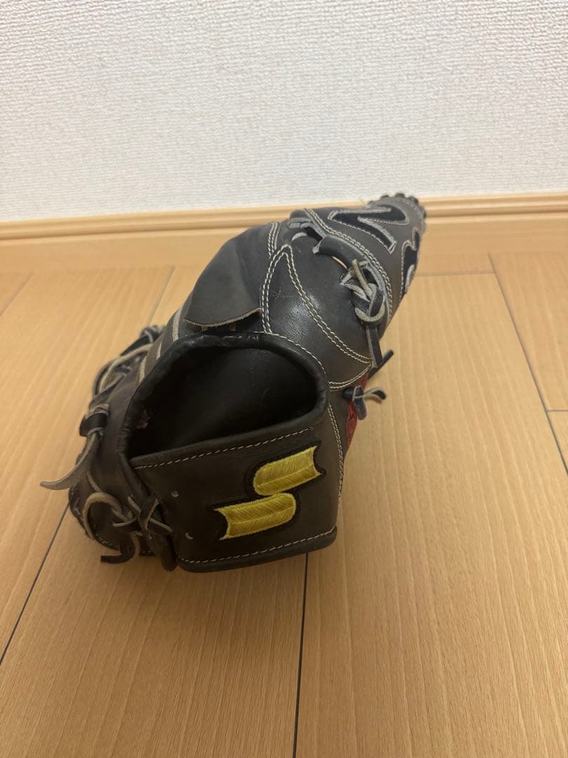 プロ支給品 使用グローブと服