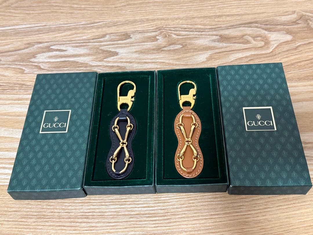 GUCCI レザーキーホルダー 2個セット
