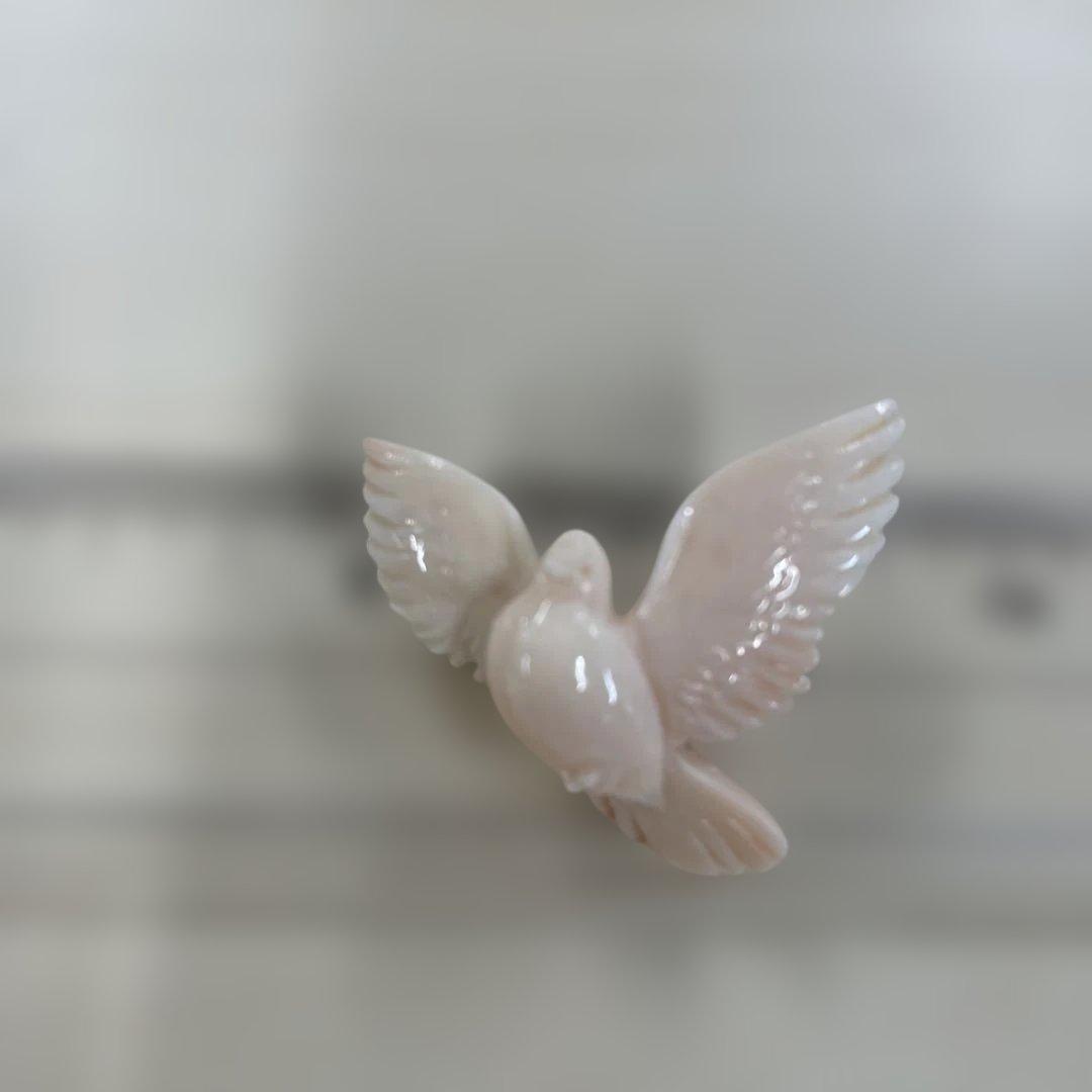 未使用　珊瑚　サンゴ　鳩の形状ブローチ ピンク珊瑚　イヤリング　淡いピンク