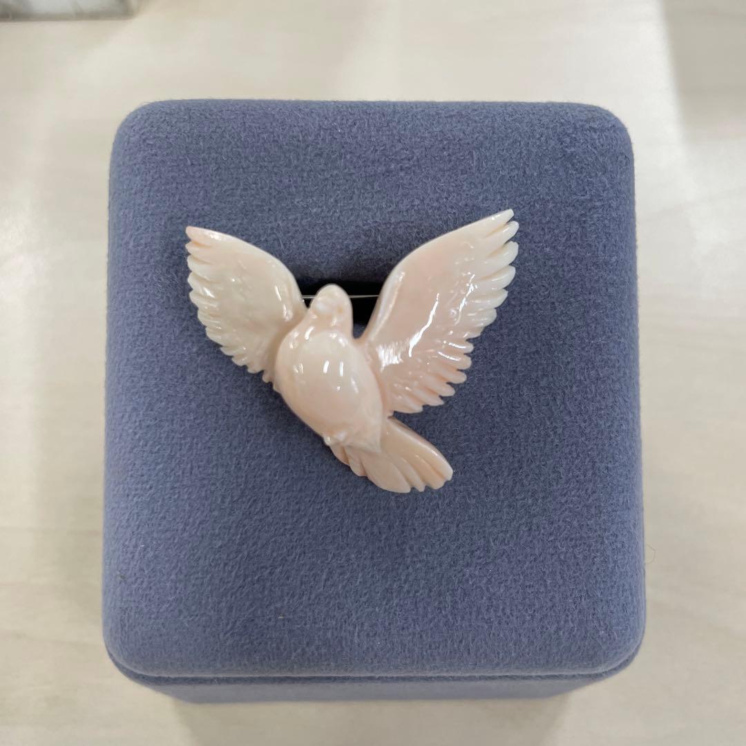 未使用　珊瑚　サンゴ　鳩の形状ブローチ ピンク珊瑚　イヤリング　淡いピンク