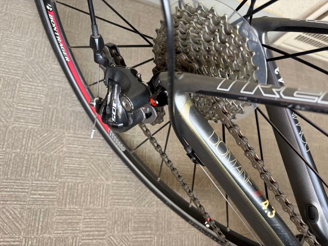 TREK DOMANE 4.3 フルカーボン　ロードバイク