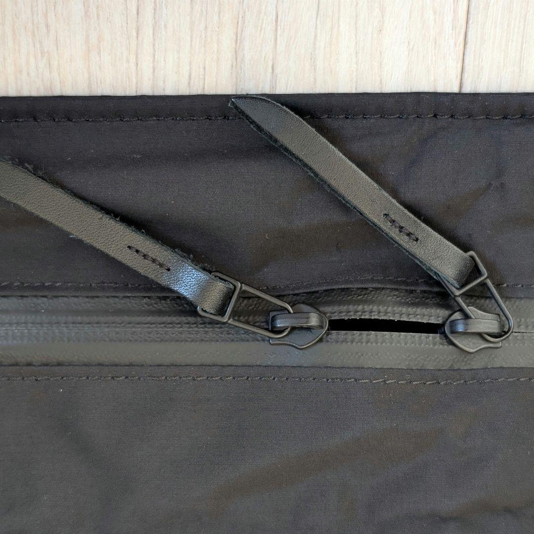 LIVERAL リヴェラル 完全防水 大型　 ショルダーバッグ ユニセックス