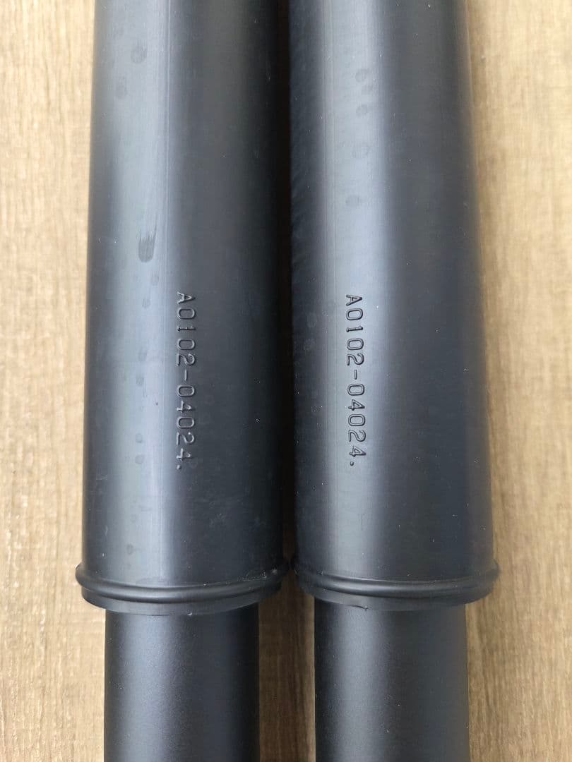 【新品】スズキ　クロスビー　ＦＦ車　純正ショックアブソーバー