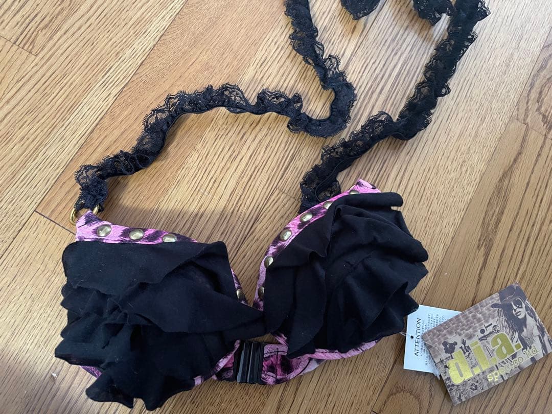 d.i.a. 見せブラブラ 黒とピンク未使用タグ付き