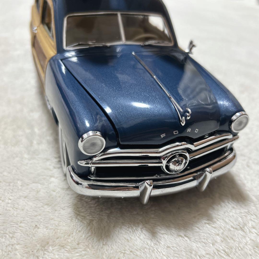 美品 フォード ウッディーワゴン 1/18 1949 モーターシティクラシクス